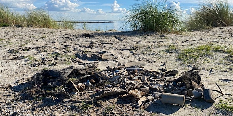 plastic bij natuurmonumenten