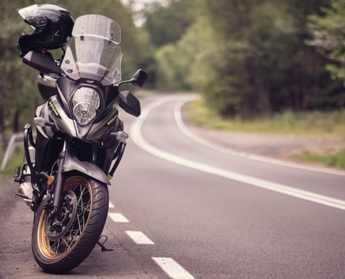 motorfiets en integraalhelm