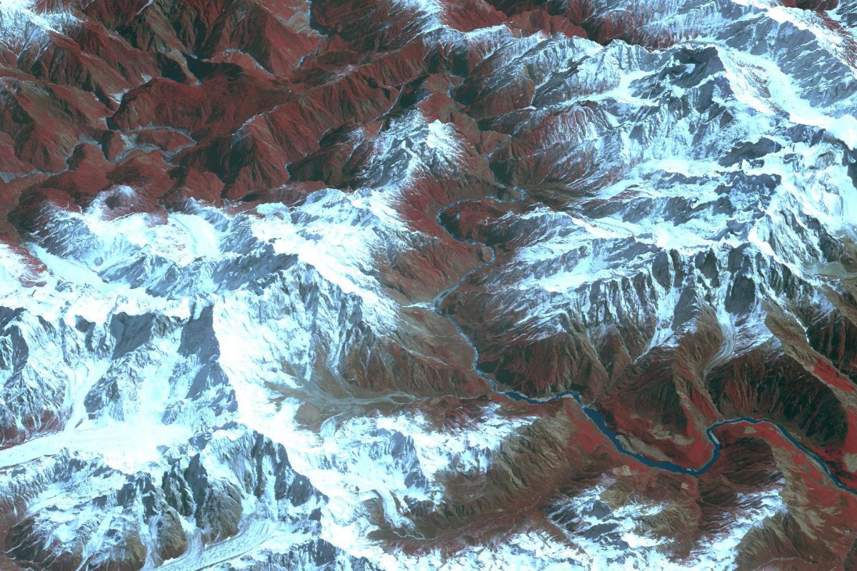 Uitzicht op de Grote Bocht van de Yarlung Tsangpo rivier.