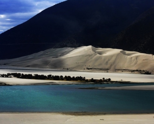 de yarlung tsangpo rivier in Tibet