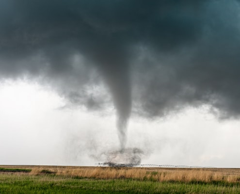 windhoos over land