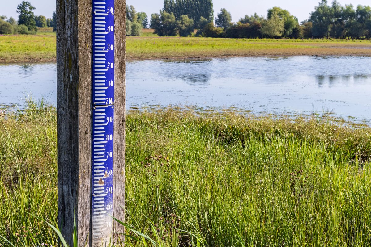 Twentekanaal met lage waterstand.