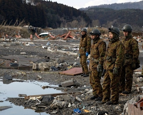 reddingswerkers in Fukushima