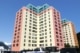 Begich Towers in Whittier, Alaska, het appartementengebouw dat als centrum van het dorp dient.